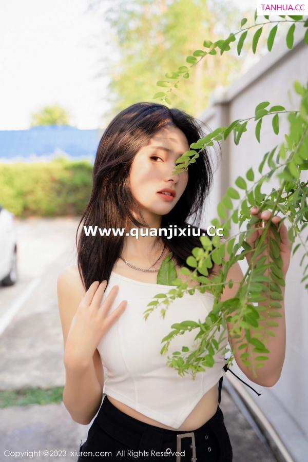   [XiuRen]高清写真图 2023.05.25 No.6798 艾希儿 清爽美腿第20张图片